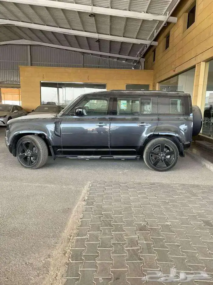 لاند روفر ديفندر HSE V6 XDynamic سعودي 2025 متوفر لدى الحسن 1