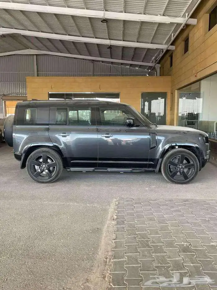 لاند روفر ديفندر HSE V6 XDynamic سعودي 2025 متوفر لدى الحسن 4