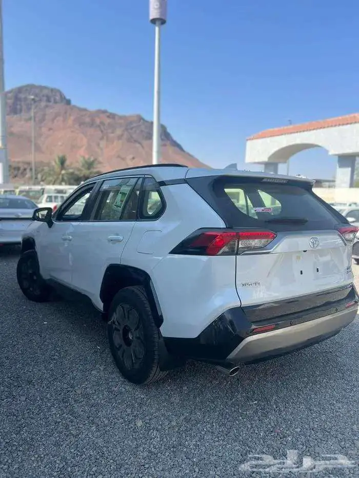 تويوتا راف فور XLE 2025 0
