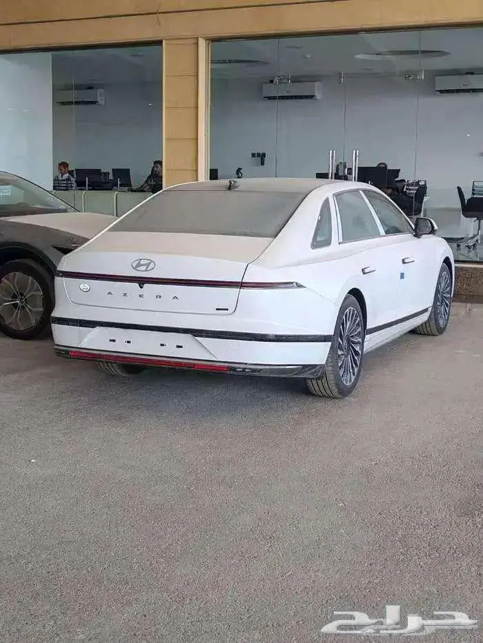 هيونداى ازيرا كاليجرافي خليحي 2025 متوفر لدى الحسن 2