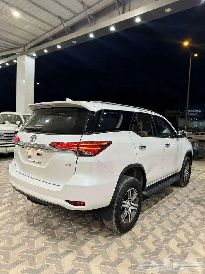 تويوتا فورتشنر VX موديل 2023 3