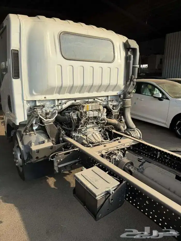 ايسوزه دينا استنادر 6طن موديل 2025 كاش وتمويل اقل الاسعار 4