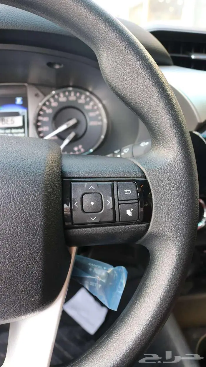 هايلكس بنزين دبل توماتيك فل كامل بصمه بريمي 2025 7