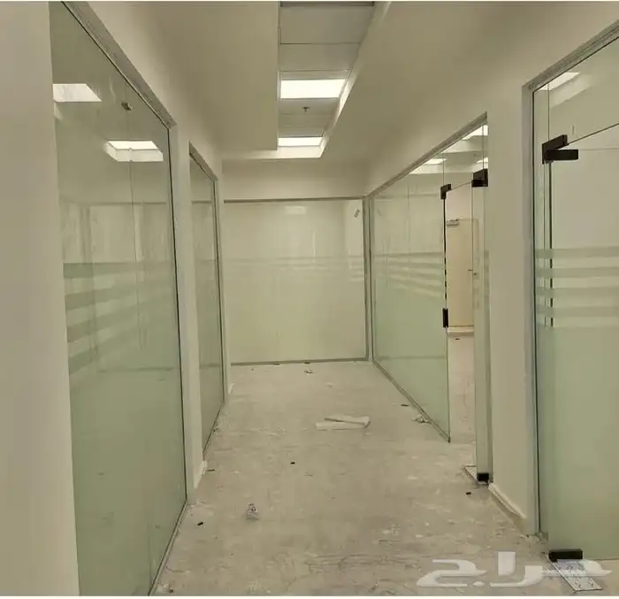 تفصيل مكاتب زجاج سيكوريت قواطع شاور كبائن شاور درابزين سلم 1