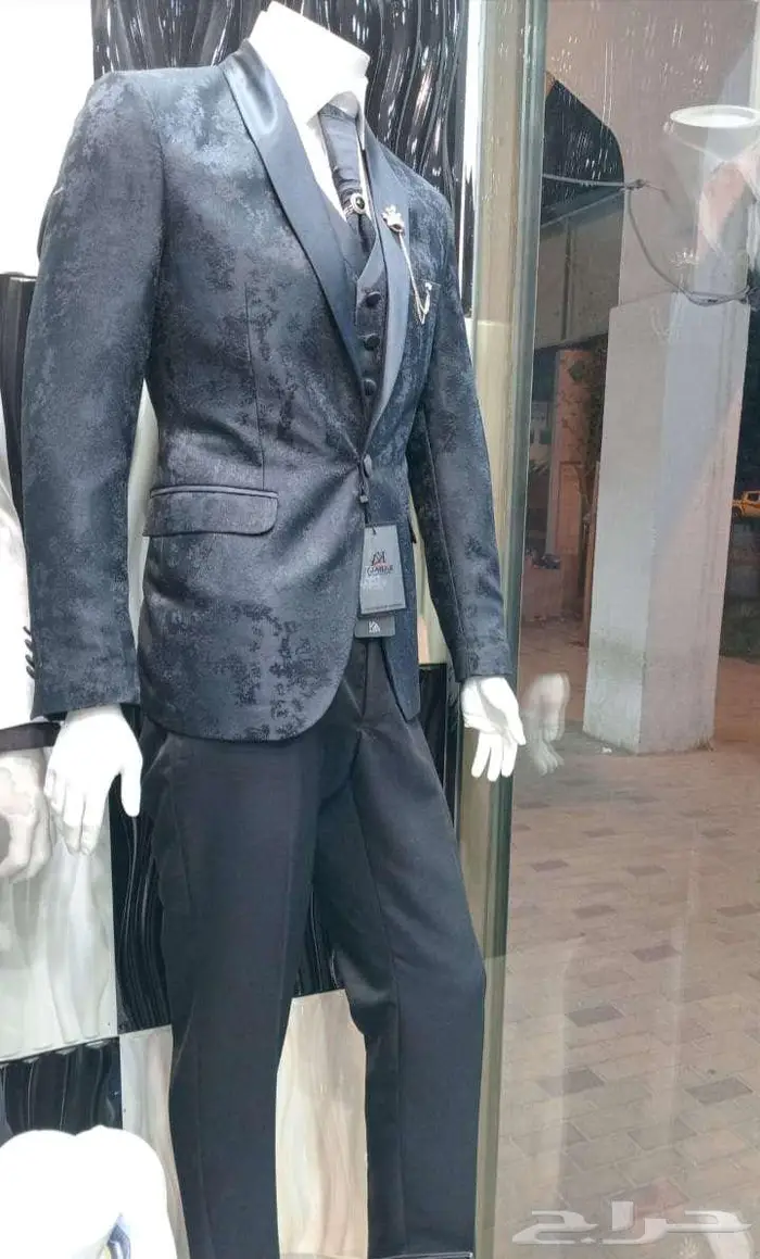 للبيع بدلة جديده لم تستخدم مشتراه بسعر 550 ريال مقاس M 0