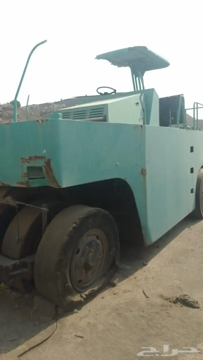 أسفلت وآلة فرش إسفلت بحالة جيدة جدا 2