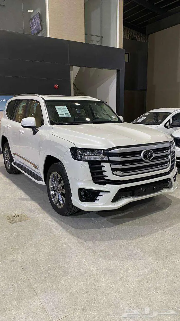 تويوتا لاند كروزر GXR توين تيربو 2025 1