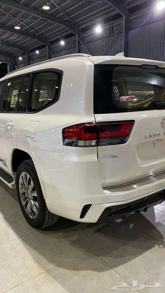 تويوتا لاند كروزر GXR توين تيربو 2025 3