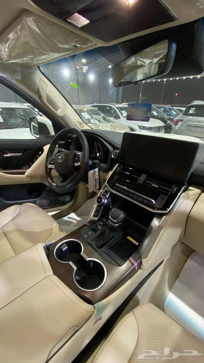 تويوتا لاند كروزر GXR توين تيربو 2025 8