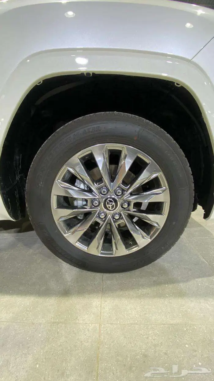 تويوتا لاند كروزر GXR توين تيربو 2025 9