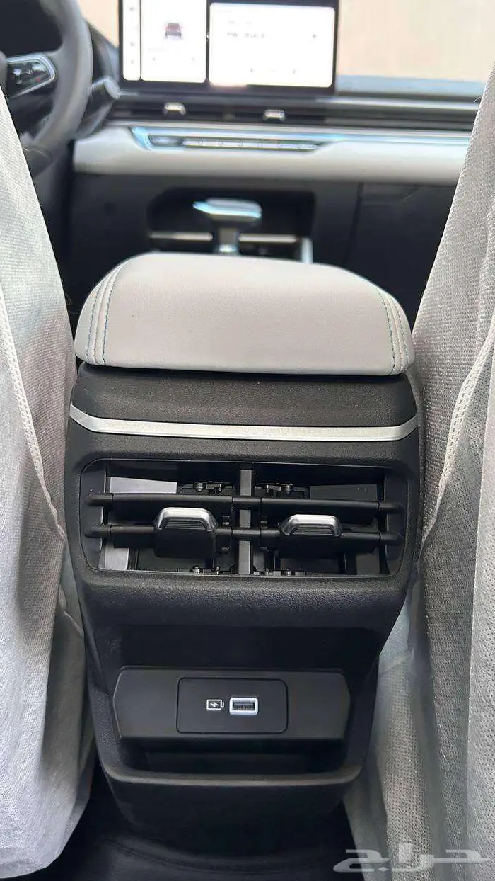 جيلي امجراند فل كامل 2025 لدى شركة عبدالمجيد الخضر 12