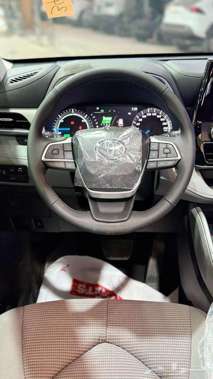 تويوتا هايلاندر GLE هايبرد 2025 12