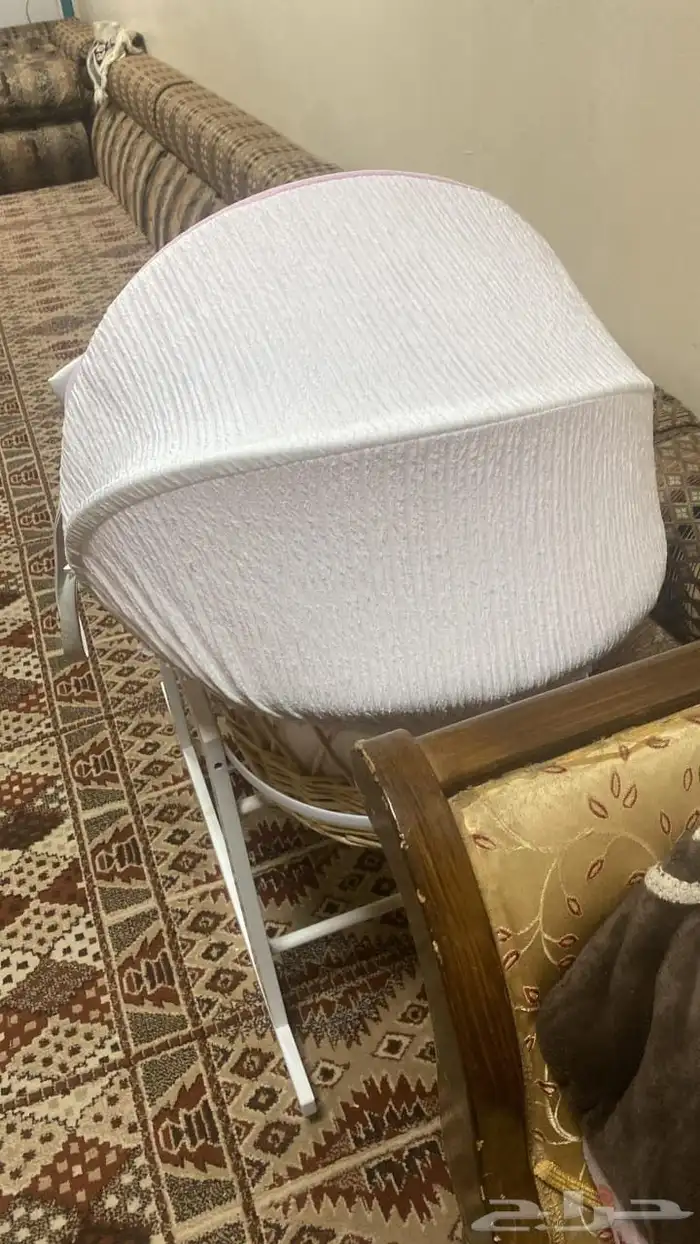 للبيع سرير مهد أطفال مع القاعدة 2