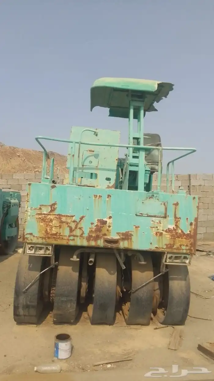 أسفلت وآلة فرش إسفلت بحالة جيدة جدا 3