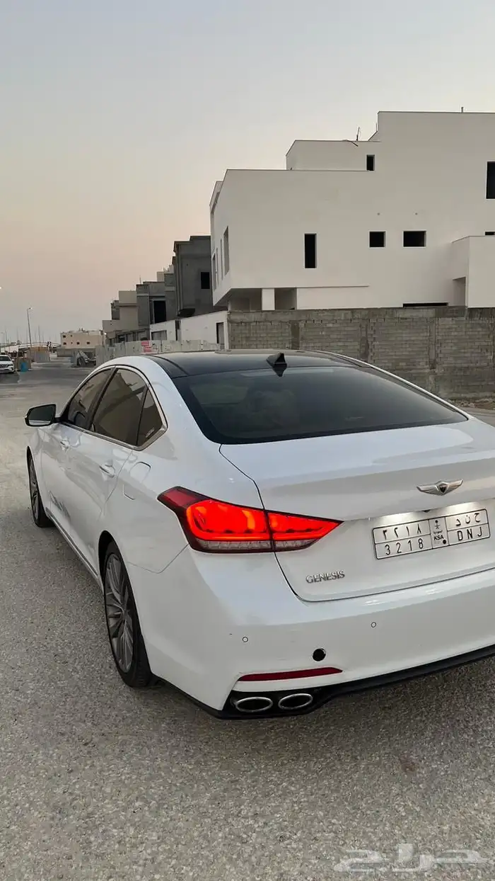 جينيسيس رويال V8 7