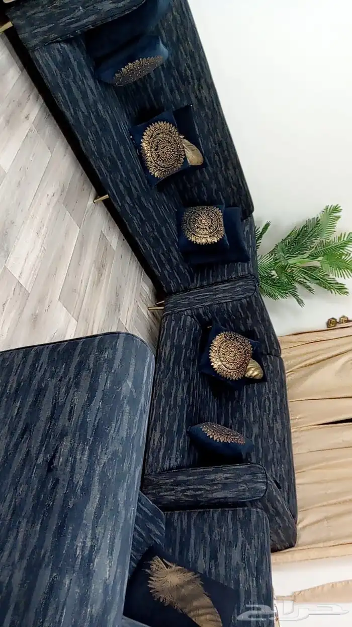 للبيع مجلس كنب مكون من 5 قطع 1