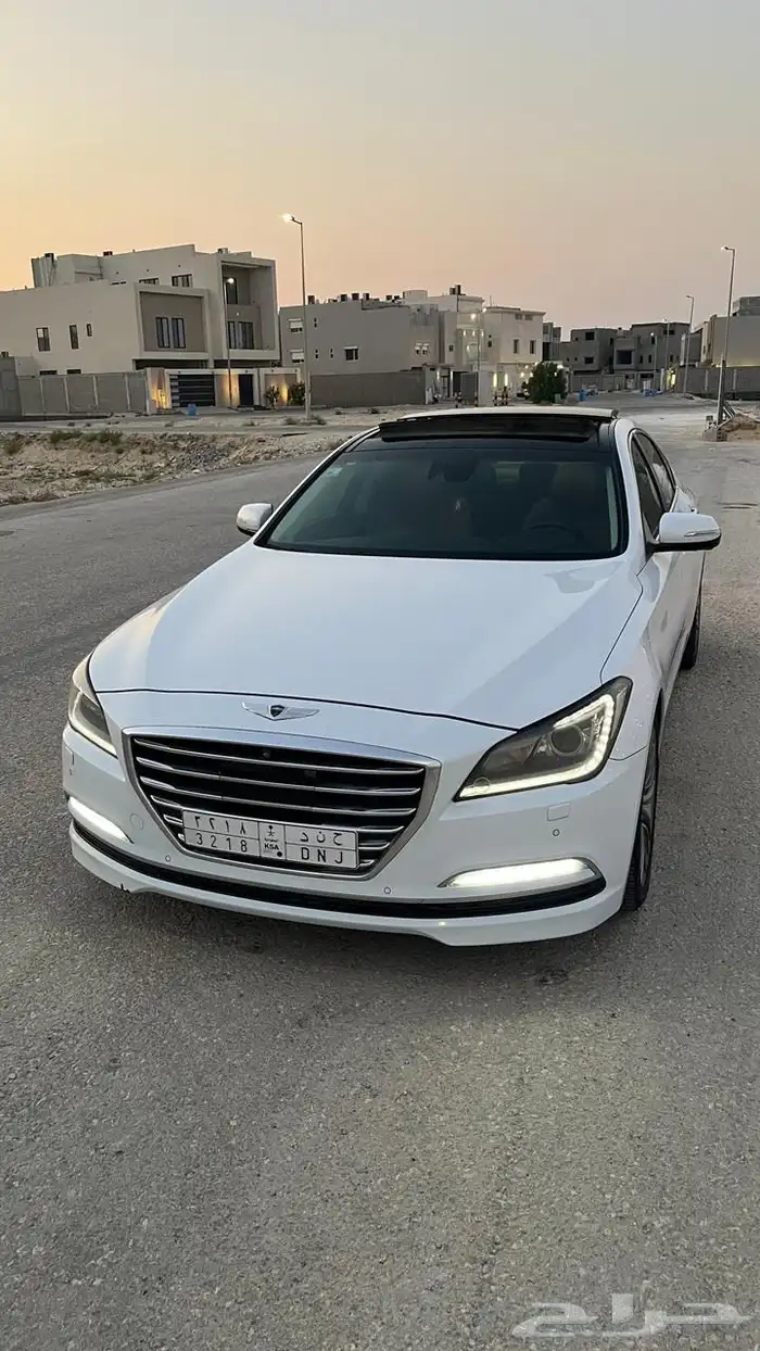 جينيسيس رويال V8 0