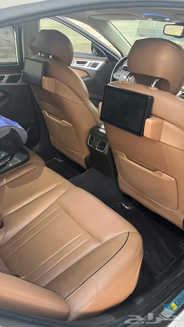 جينيسيس رويال V8 6