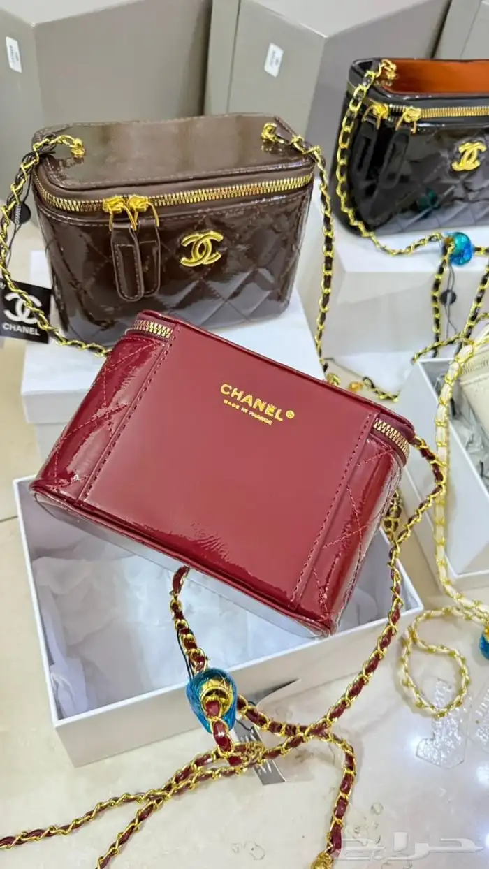 شنط شانيل أوميوميو درجه أولى مع ملحقات الماركه الوان جميله 1