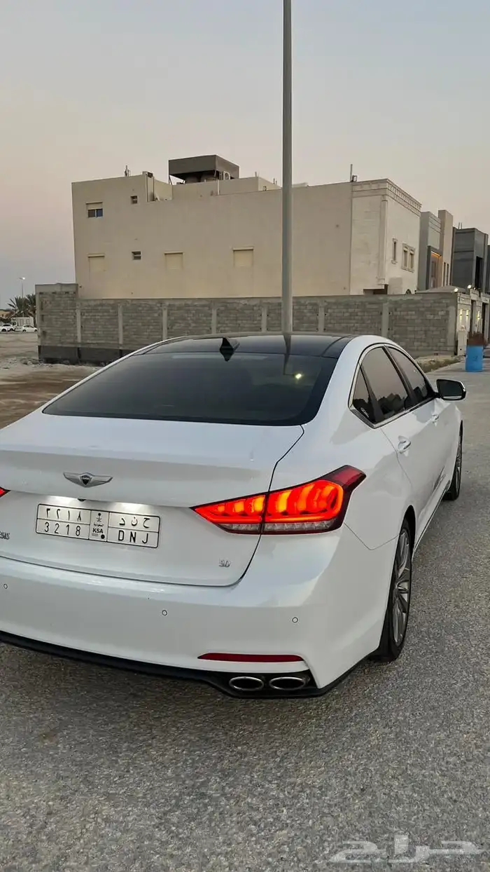 جينيسيس رويال V8 5