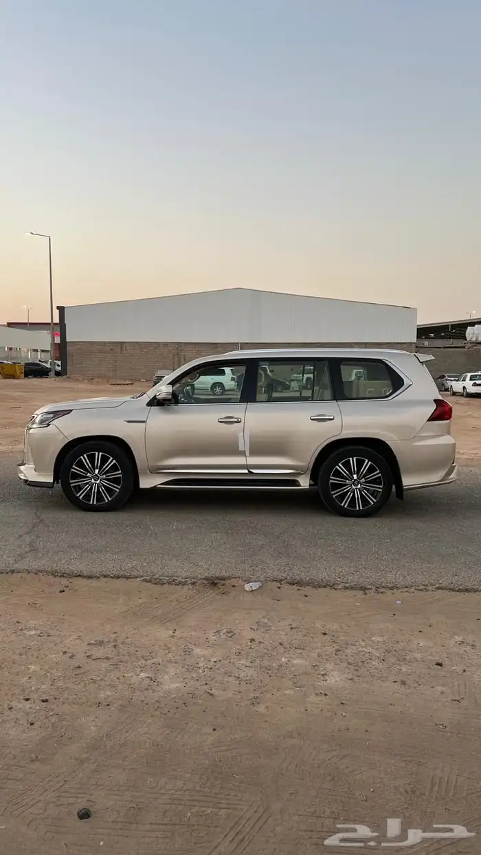 لكزس 2017 LX570 dd فل كامل معرض الشومر 19