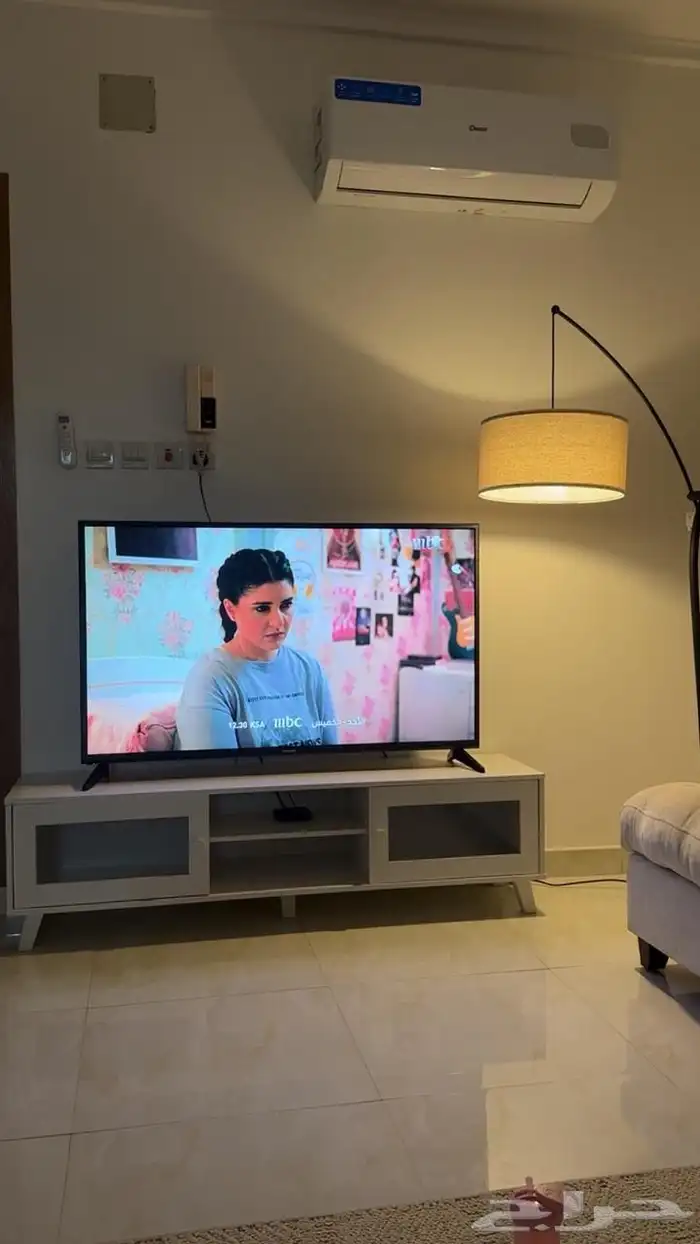 طاولة تلفاز ابيض 0