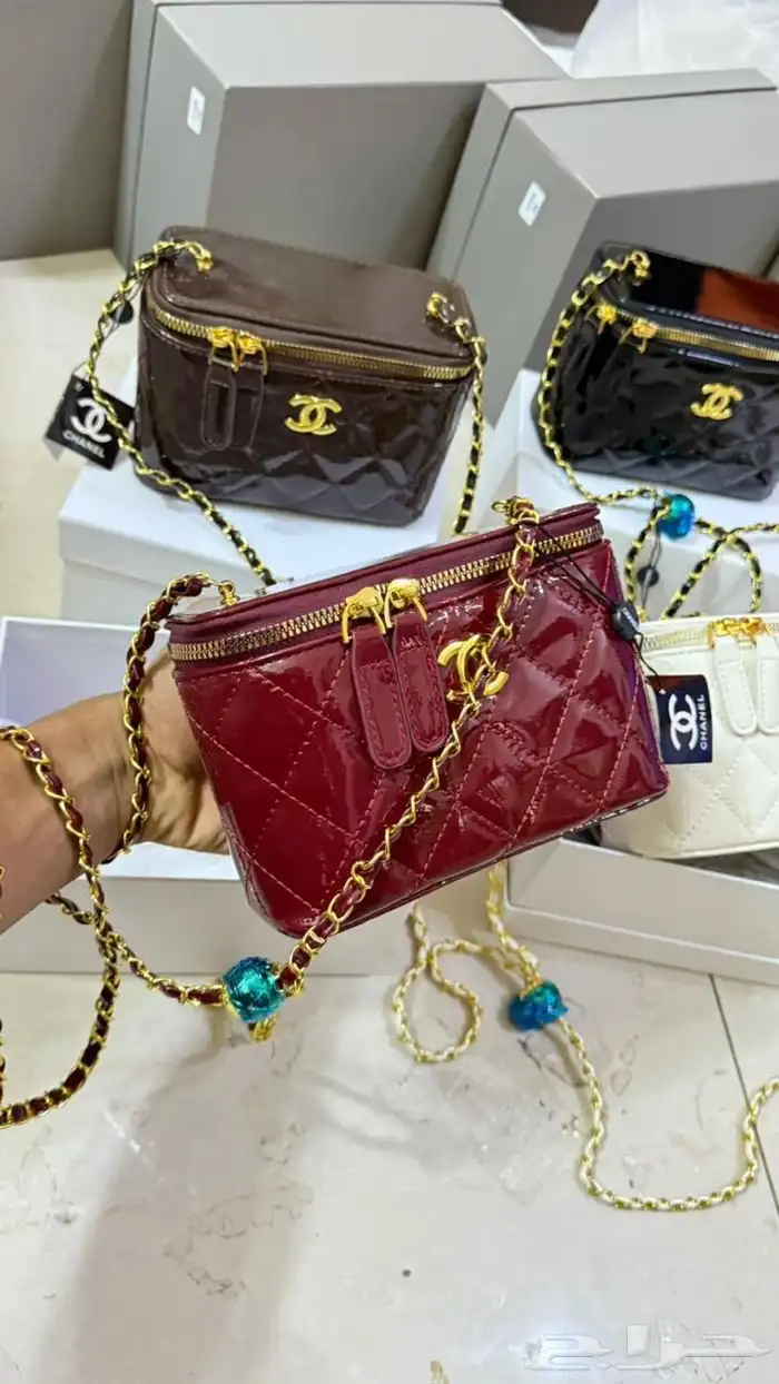 شنط شانيل أوميوميو درجه أولى مع ملحقات الماركه الوان جميله 3