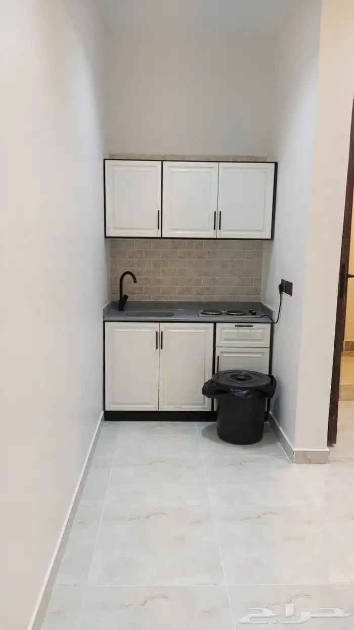 يوجد لدينا شقق عوايل و عزاب بمواقع مختلفة مؤثثة بالكامل 2