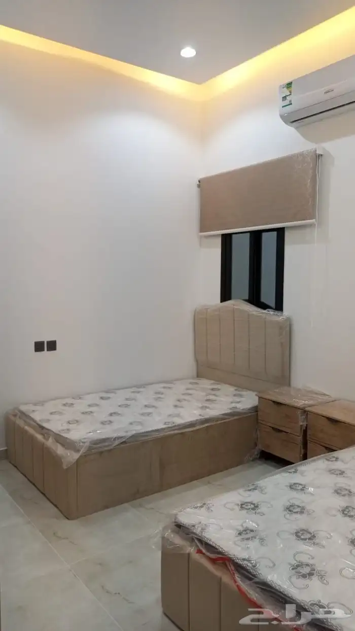 يوجد لدينا شقق عوايل و عزاب بمواقع مختلفة مؤثثة بالكامل 1