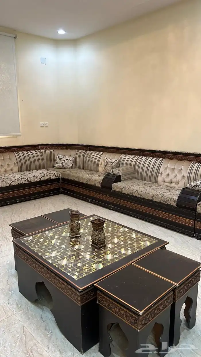 كنب خشب 5 7 البيع مستعجل 4