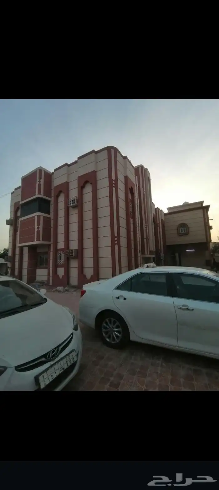 ديكورات خارجيه والياسه ملونه بلاسمنت الأبيض وكسررخام اسباني 1