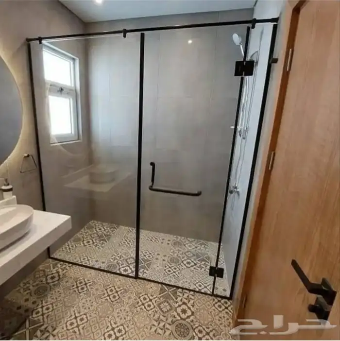 تفصيل مكاتب زجاج سيكوريت قواطع شاور كبائن شاور درابزين سلم 5