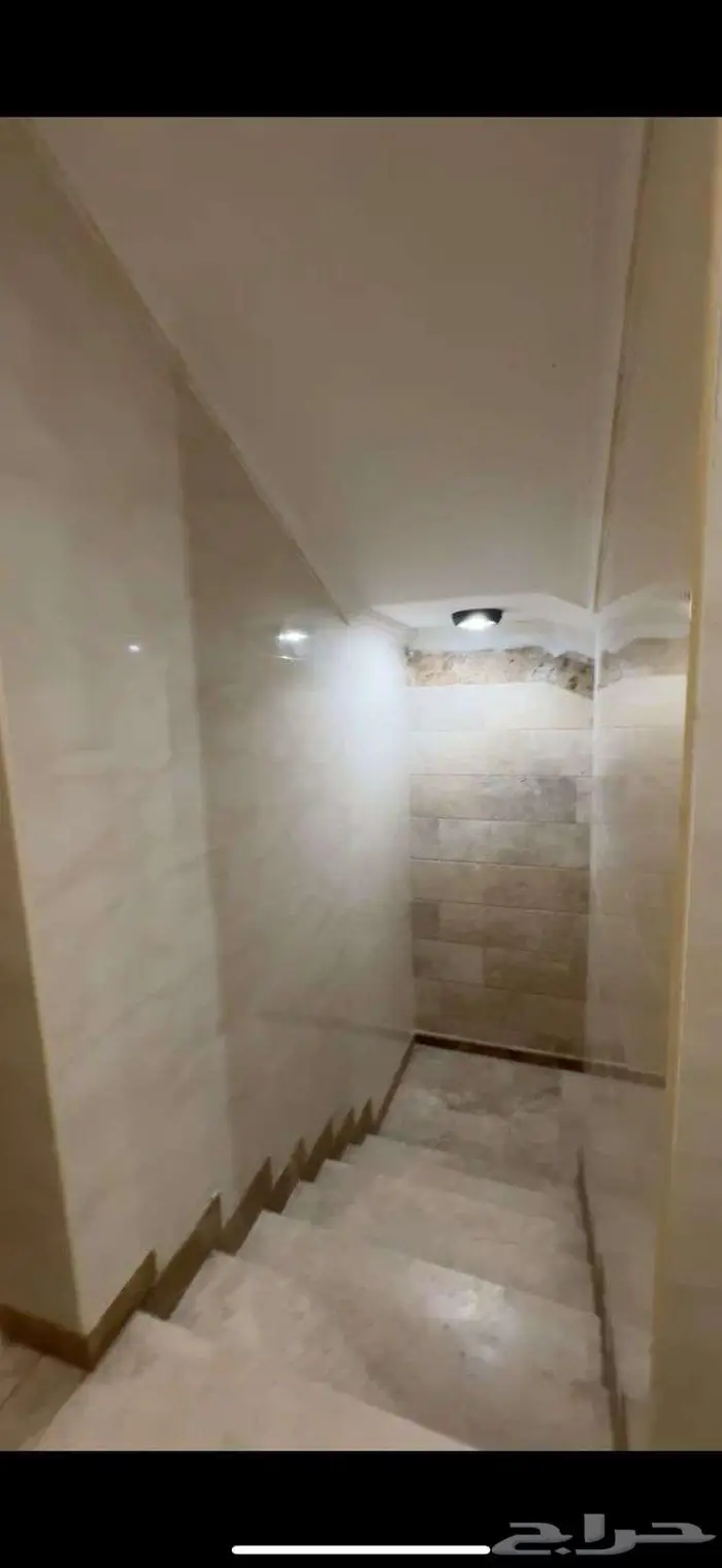 عمارة سكنية استثمارية للبيع بحي البوادي 2