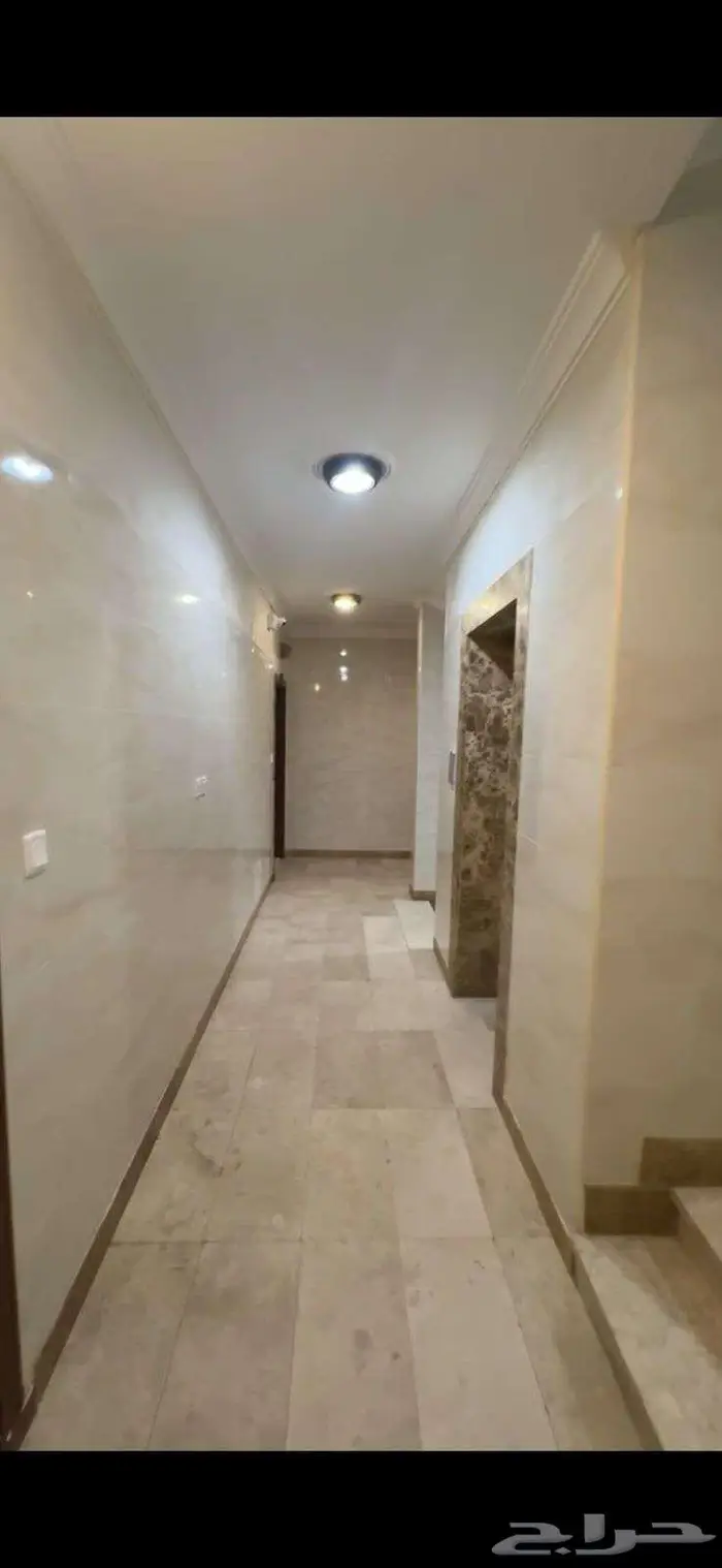 عمارة سكنية استثمارية للبيع بحي البوادي 8