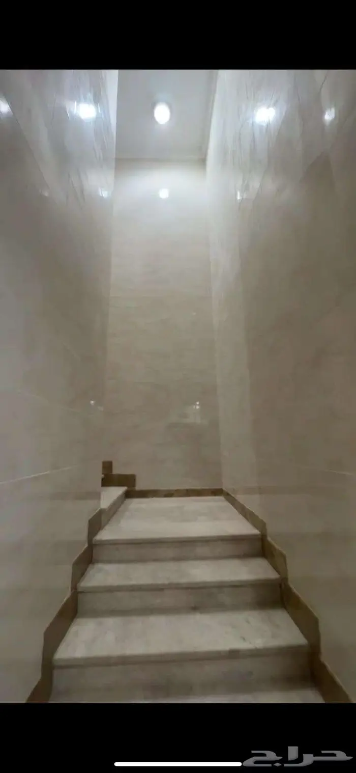 عمارة سكنية استثمارية للبيع بحي البوادي 3