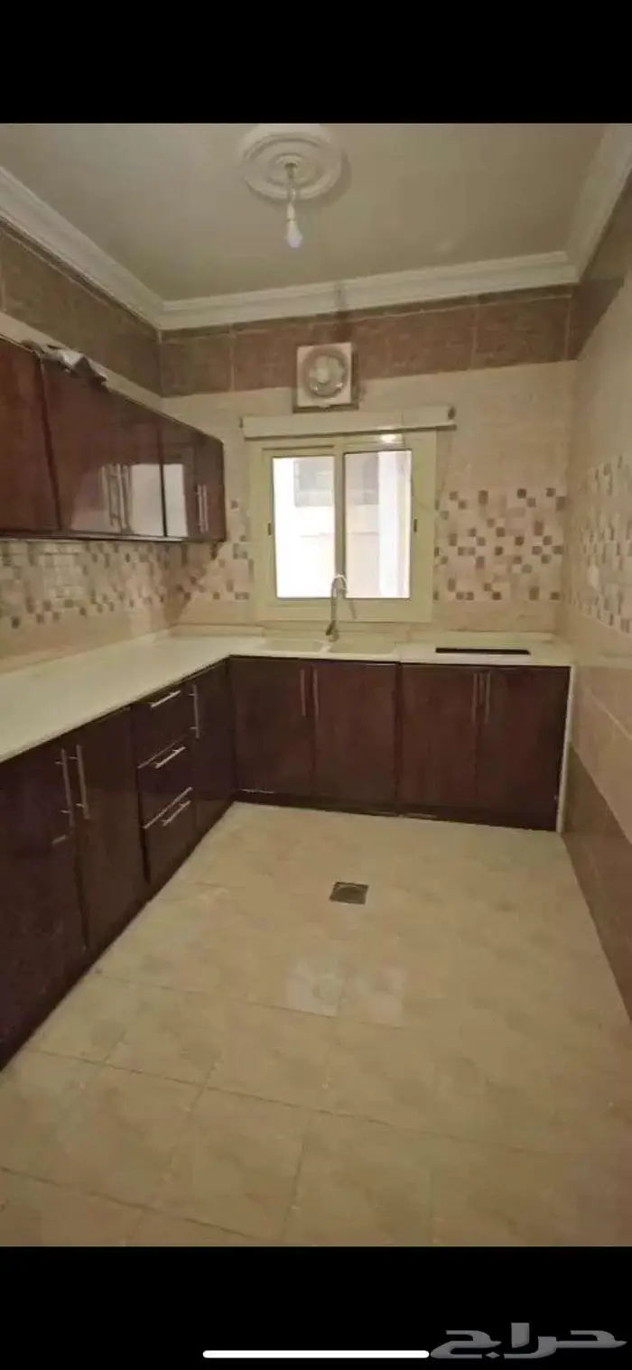 عمارة سكنية استثمارية للبيع بحي البوادي 10