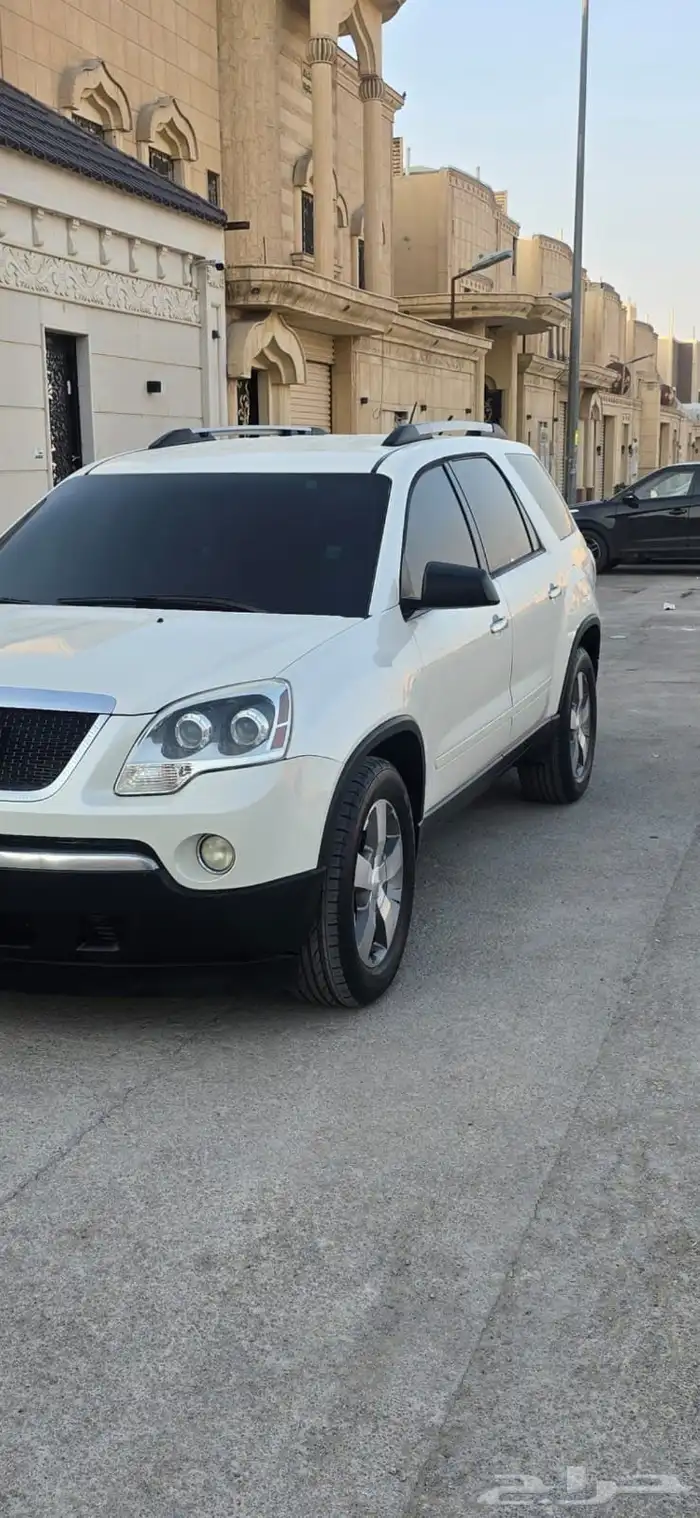 جمس أكاديا موديل 2011 GM ACADIA 0