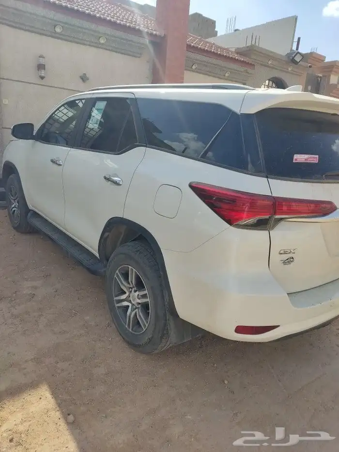 للبيع جيب فورتشنر أربعة سلندر 2020 3