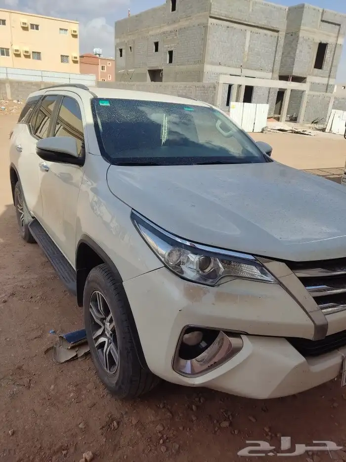 للبيع جيب فورتشنر أربعة سلندر 2020 1