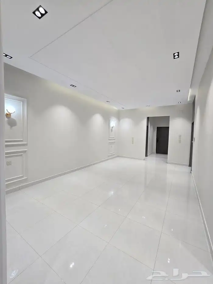 للبيع عرض خاص بحي المعارض وسط الخدمات أدوارعلويه 520 ألف6غرف 18