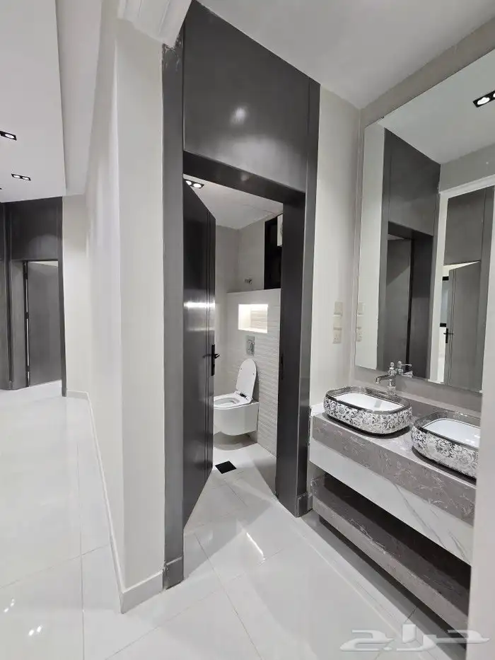 للبيع عرض خاص بحي المعارض وسط الخدمات أدوارعلويه 520 ألف6غرف 19