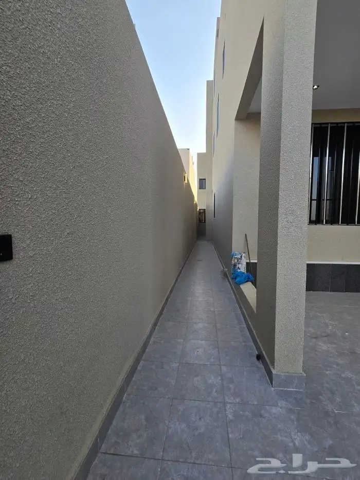 للبيع دور أرضي في عماره دورين مقابل نادي ضمك من 580 ألف 4