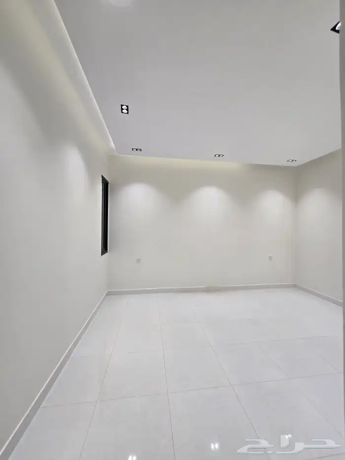 للبيع عرض خاص بحي المعارض وسط الخدمات أدوارعلويه 520 ألف6غرف 21