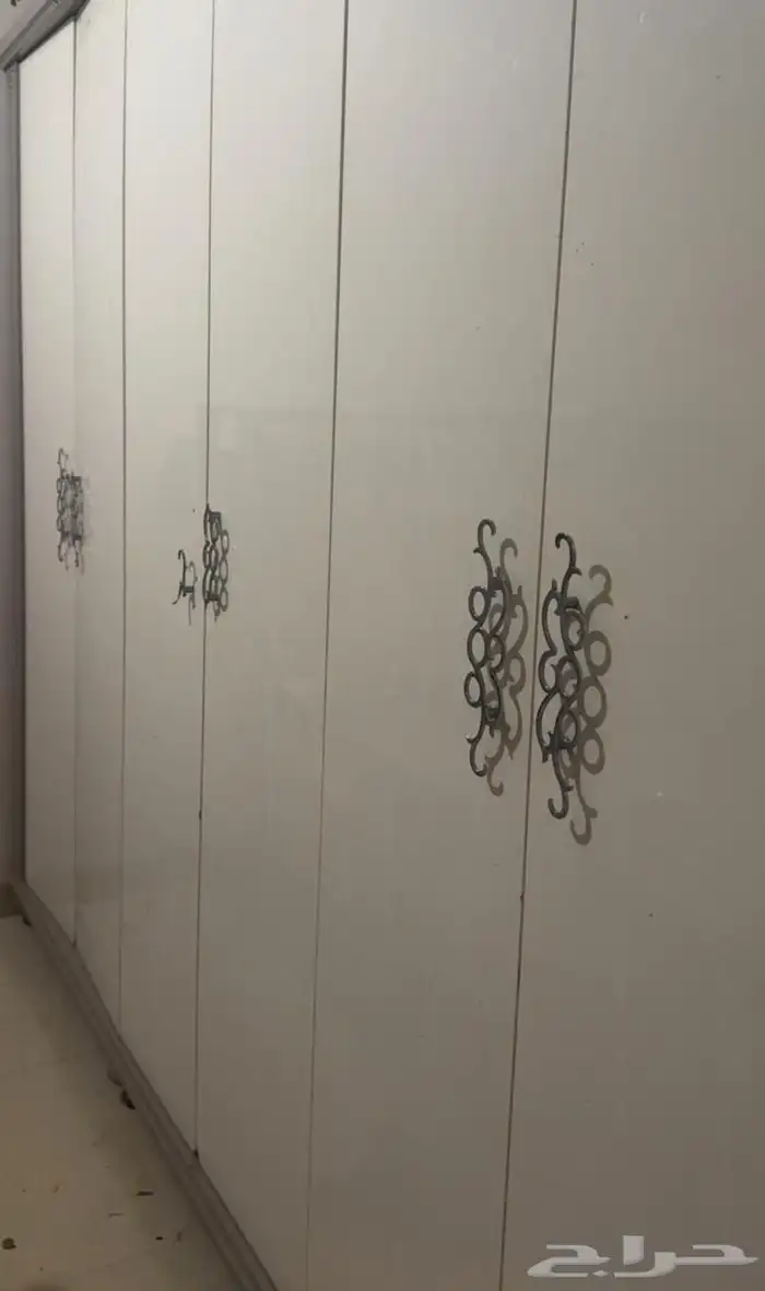 غرفة نوم للبيع نظيفه 0