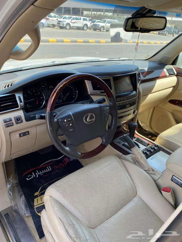 لكزس 2012 LX570 عداد 390 ألف محول 2015 17
