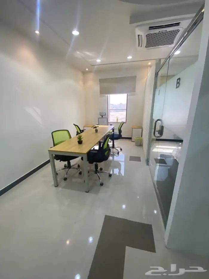 مكاتب تجمع بين الاحترافية  الراحة  والإبداع في مكان واحد 3