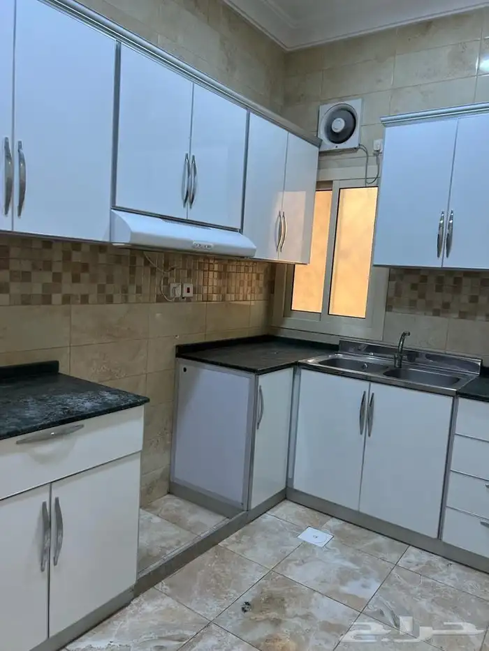 شقه في حي مشرفة للايجار للعوائل 10