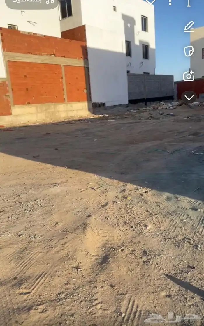 نصف ارض سكنيه حي الصفوه شمال جده 0