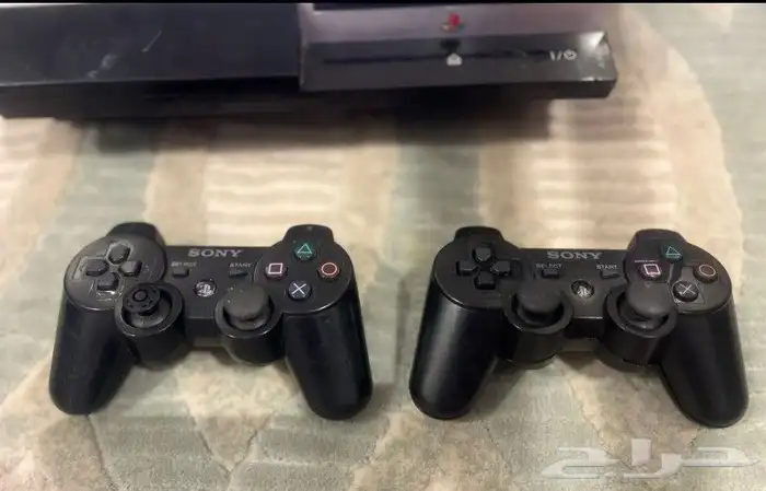 السلام عليكم سوني ثري للبيع معه يدتين والجهاز نظيف 4