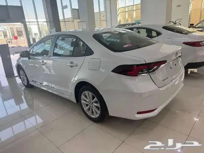 تويوتا كورولا 1.5 مطور جنوط سعودى 2025 ابيض 4